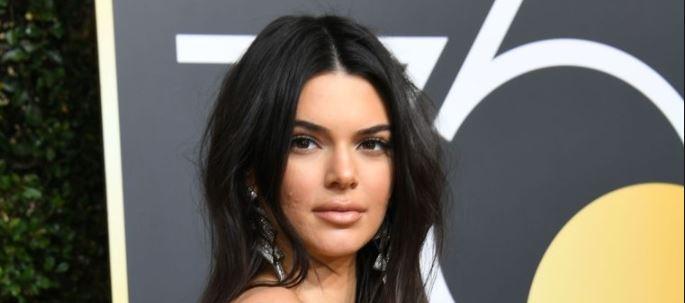 Kendall Jenner Con L Acne Ai Golden Globes Non Lasciate Che Queste Sciocchezze Vi Fermino Radio 105