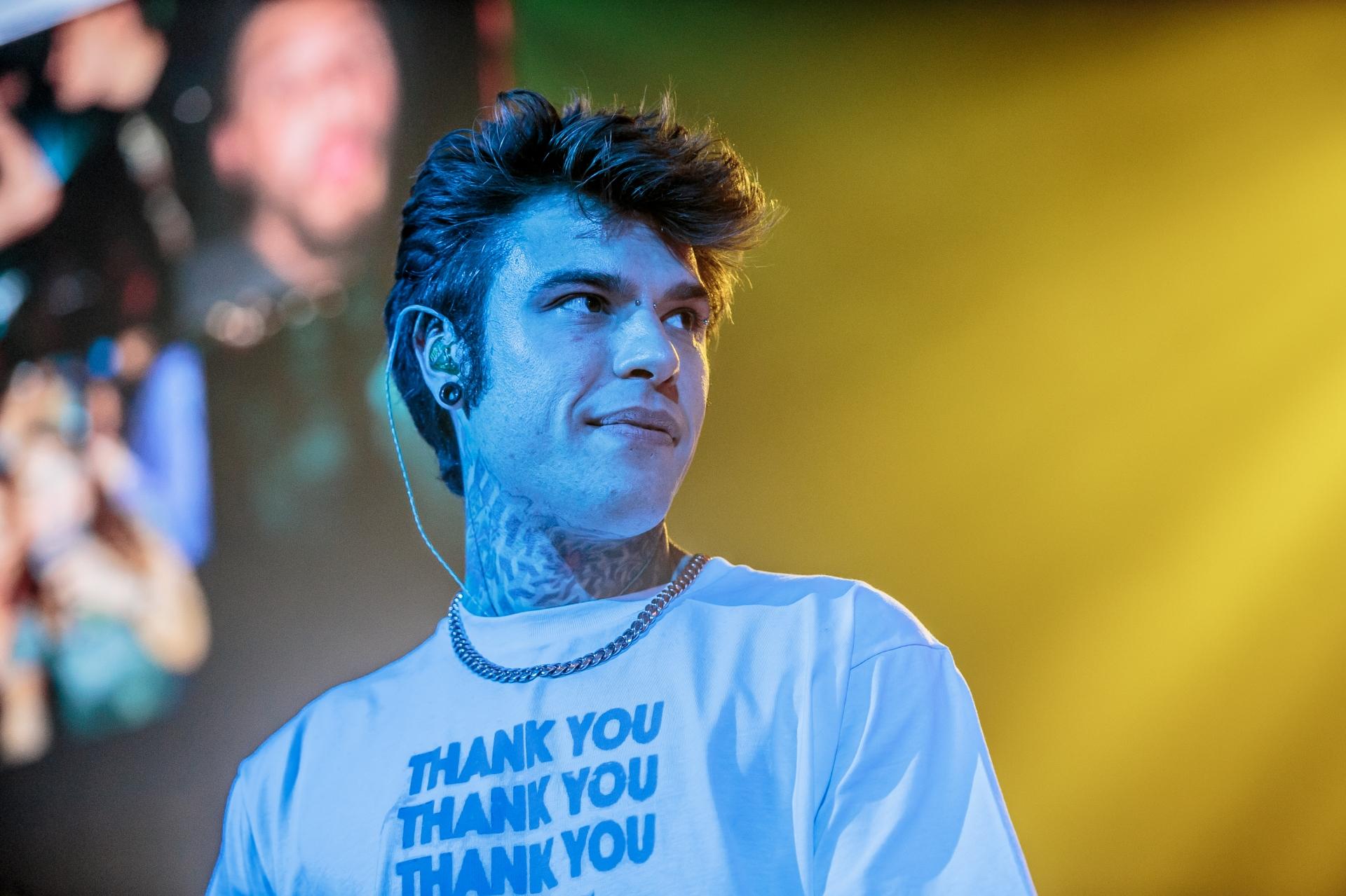 Fedez Risponde A Chi Sostiene Che Lui Non Si Scriva Le Canzoni Radio 105