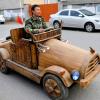 Auto elettrica di legno