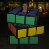 Cubo di Rubik. Se i pezzi potessero spostarsi anche in verticale sarebbe perfetto.