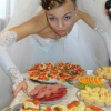 La sposa sul buffet