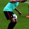Pepe non sa cosa farci con il pallone fra le gambe