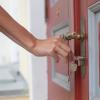 3) Controllare che porte e finestre siano chiuse