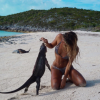 Scherzando con un dinosauro