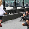 Non può mancare lo scatto in corsa