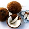 3. Rompere una noce di cocco senza il martello 
