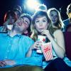 4. Guardano la sua serie tv preferita