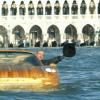 7. Una Ferrari sull'acqua a Venezia