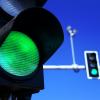 6. Attendere il verde in auto 