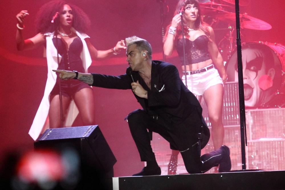 Robbie Williams: pronto alla reunion con i Take That