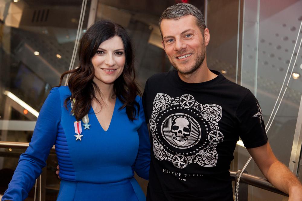 Una grande star a 105 Mi Casa. Nel salotto di Max Brigante c'è Laura Pausini PT1
