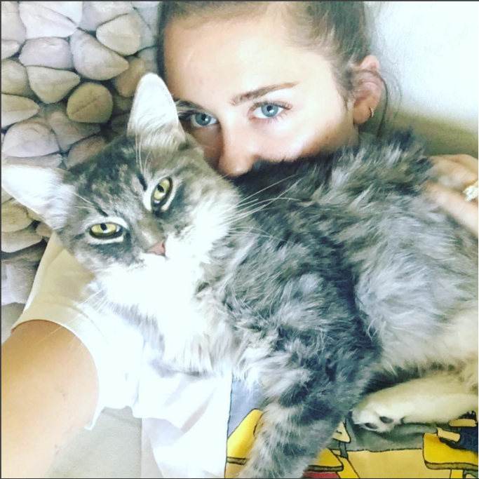 Miley Cyrus (Instagram)
