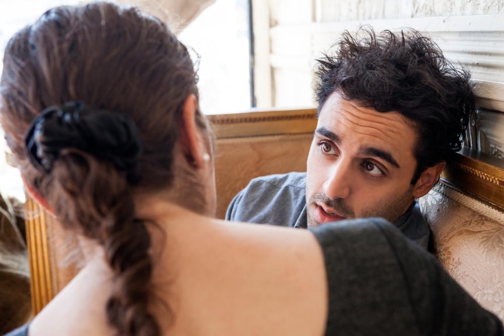 3. Lanciare segnali passivo-aggressivi  