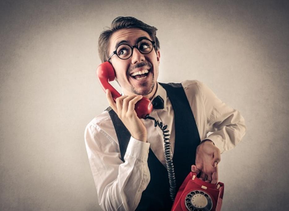 Facciamo finta di stare al telefono