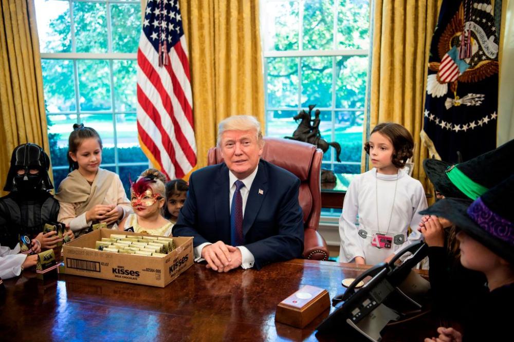 Dolcetti a tutti i bambini e i loro genitori