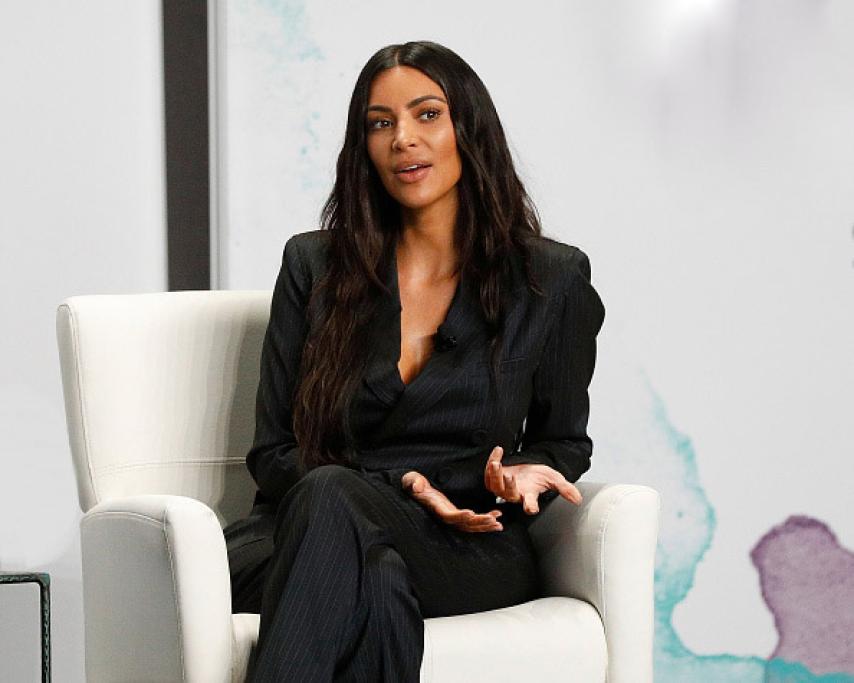 Kim Kardashian assomiglia...