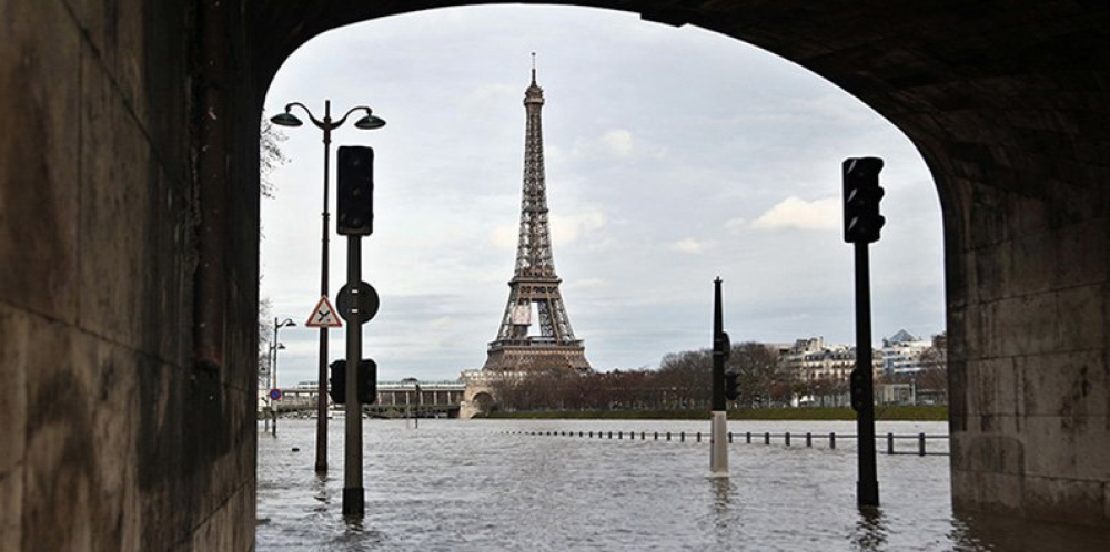 Parigi pioggia incessante