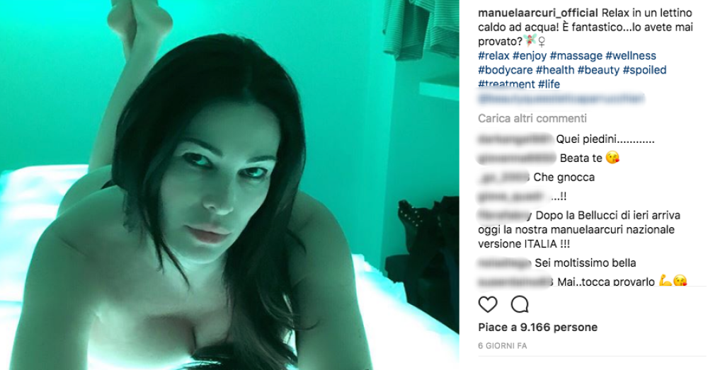 Manuela Arcuri è da sempre sinonimo di bellezza e sensualità