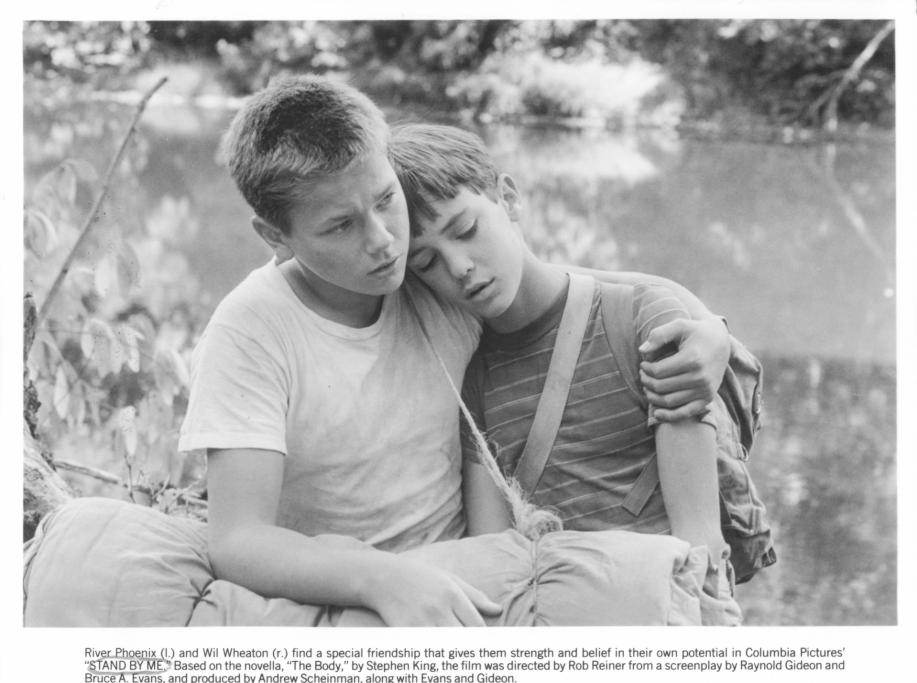 Il film, diretto da Rob Reiner, è tratto dal libro di Stephen King e parla di un’estate e della vita di 4 amici