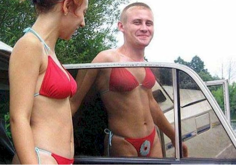 Amore, ma mi hai rubato il costume rosso?!
