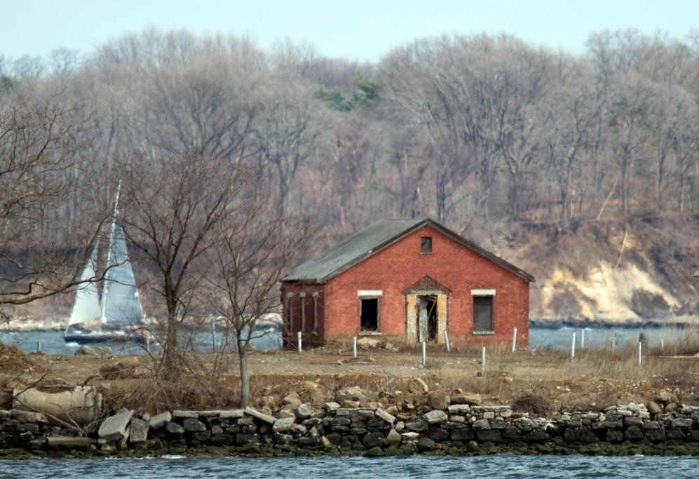 Hart Island è il più grande luogo di sepoltura di massa degli Stati Uniti