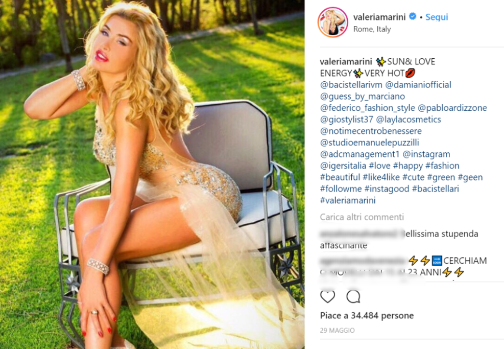 L’ex diva del Bagaglino è famosa per le sue curve “pericolose”