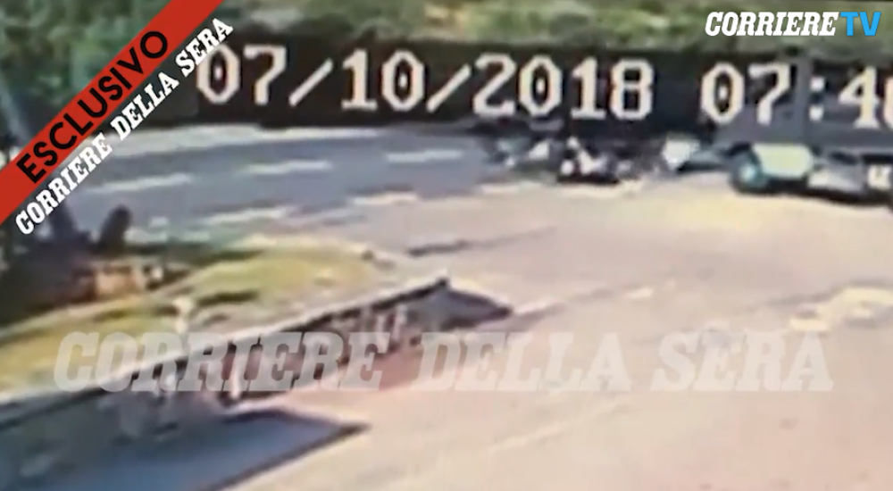 Alla guida dell’auto c’era un termo-idraulico che stava svoltando all’incrocio per recarsi al lavoro