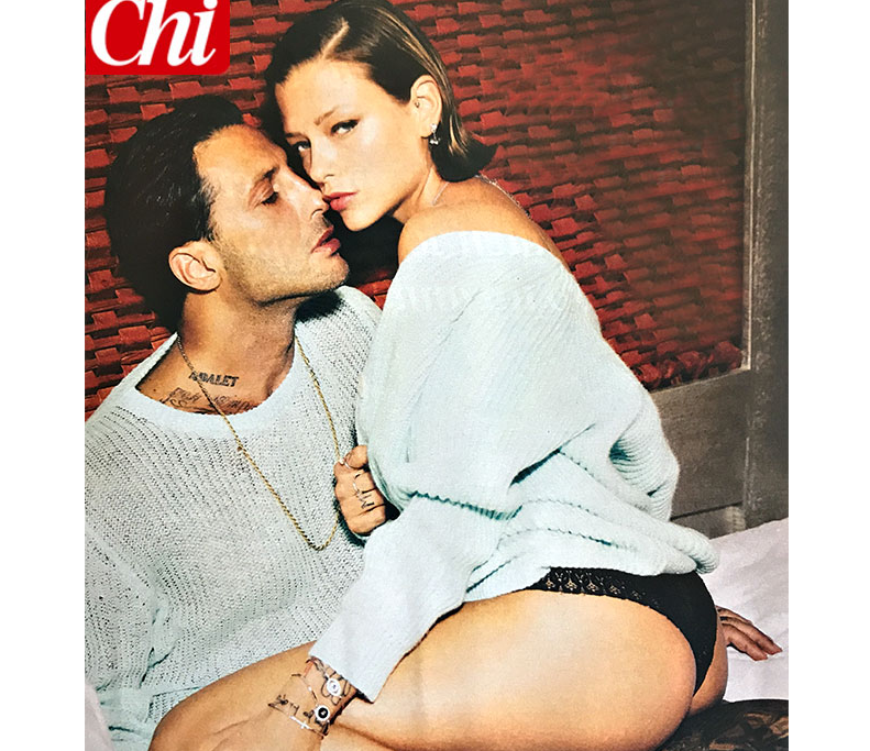 Nelle prima foto, Fabrizio e Silvia si scambiano effusioni in una vasca idromassaggio cosparsa di petali di rosa