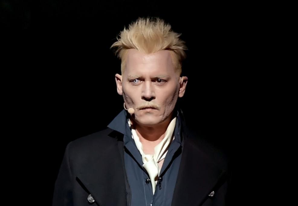 Non si può proprio dire che Johnny non sappia reinventarsi…