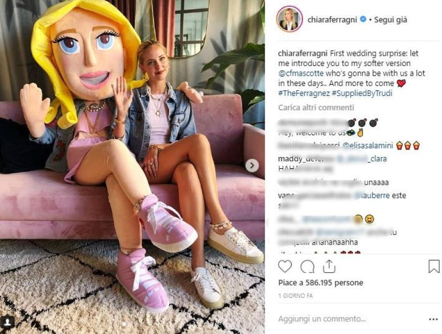 Ecco Chiara con la sua mascotte gigante