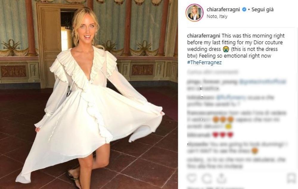 L’influencer svela particolari sull’abito di nozze