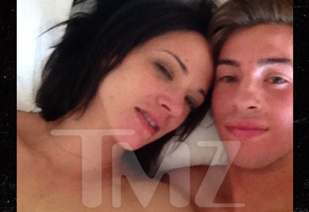 Il selfie di Bennett con Asia Argento