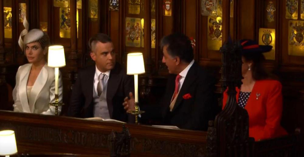Tra i banchi anche Robbie Williams, amico caro della sposa