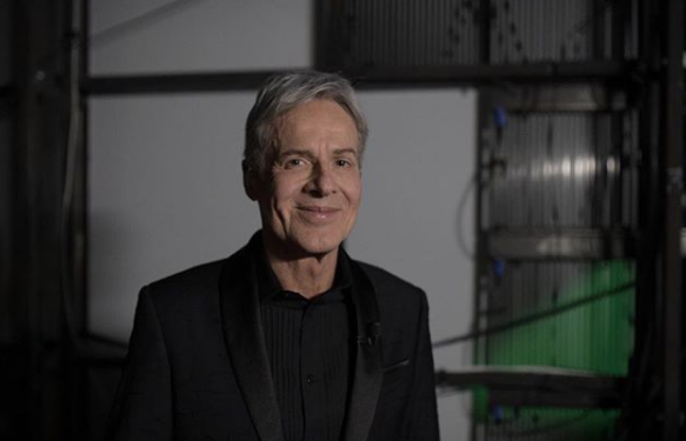 Una cosa è certa, a Claudio Baglioni piace stupire