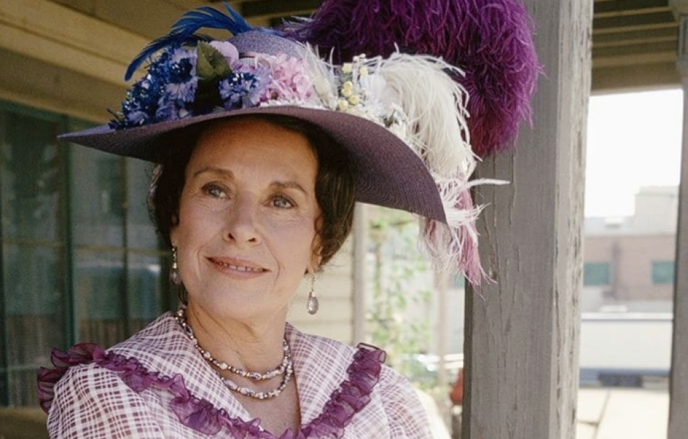 Katherine nel ruolo di Harriet Oleson