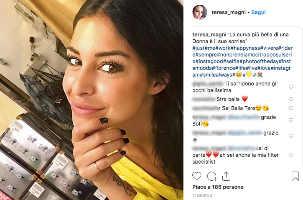 La nuova fidanzata si chiama Teresa Magni, l'unica cosa che sappiamo di lei è che ha 37 anni, è mamma di una bimba e vive a Firenze