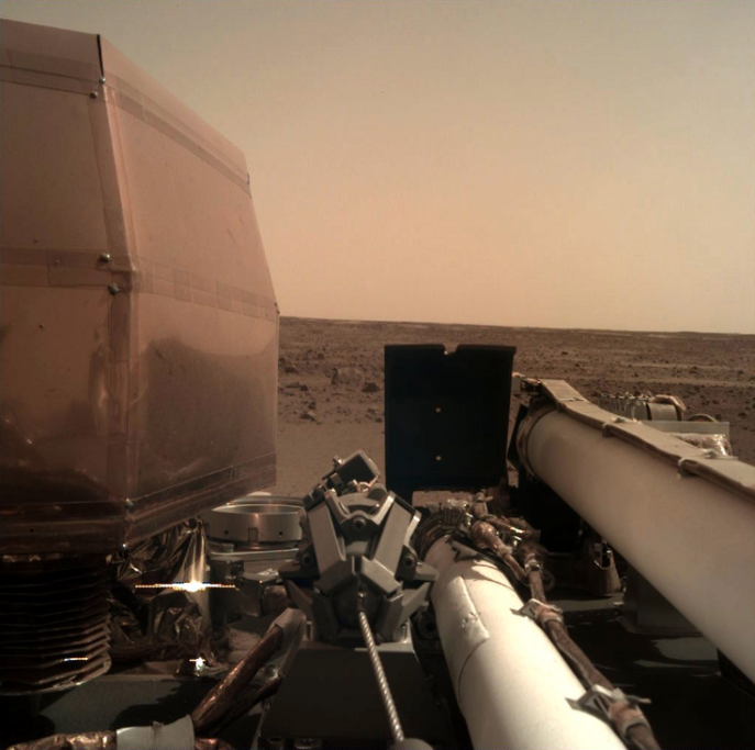 La sonda Insight è dotata di pannelli solari altamente tecnologici che le consentiranno di sfruttare l’energia del Sole per funzionare. 