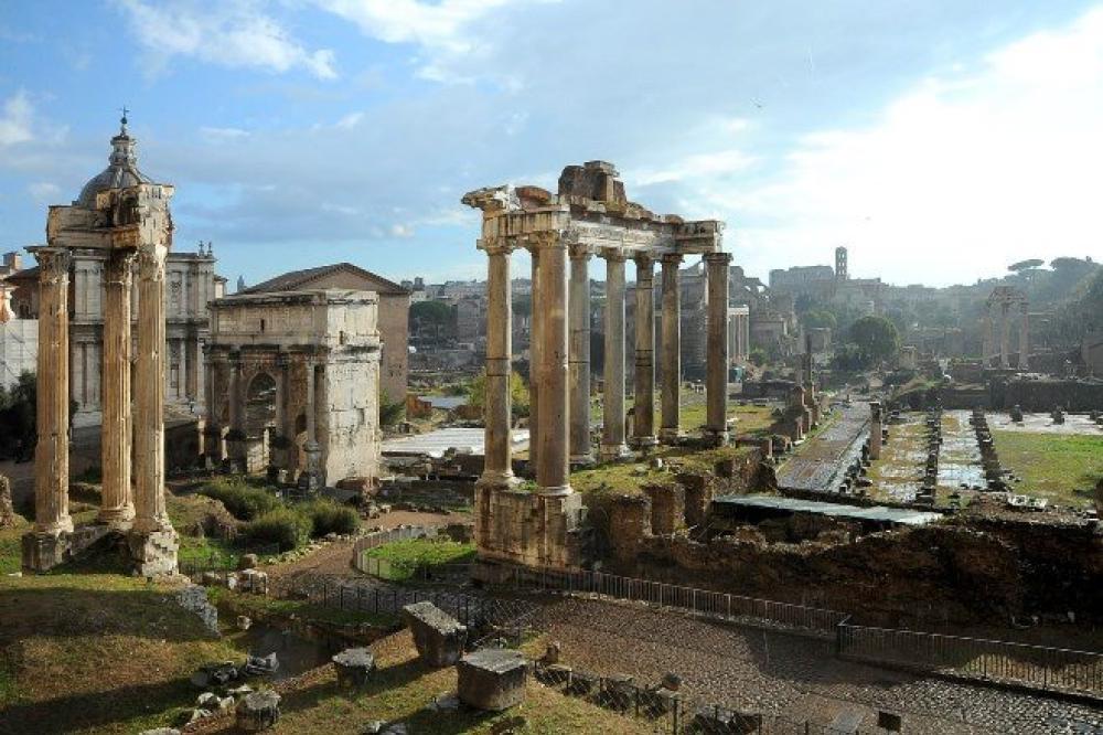 La Capitale, infine, vanta purtroppo un altro triste primato: è la città con le strade più dissestate e piene di buche. In 10 mesi, infatti, a Roma 