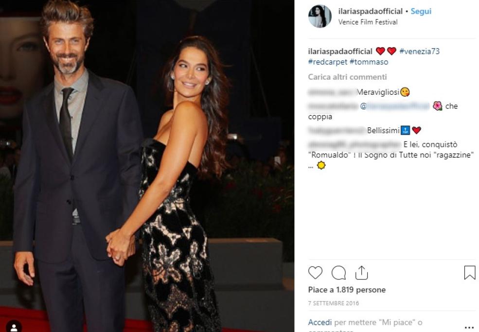 Sono poche le loro apparizioni pubbliche in serate mondane. 