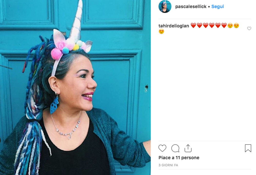 "Sarebbe meraviglioso se le persone si scrollassero di dosso la tradizionale riservatezza inglese per infilarsi con un po’ di leggerezza un pigiama"