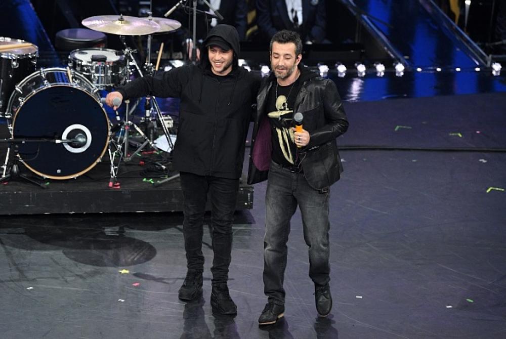 Daniele Silvestri insieme al rapper Rancore