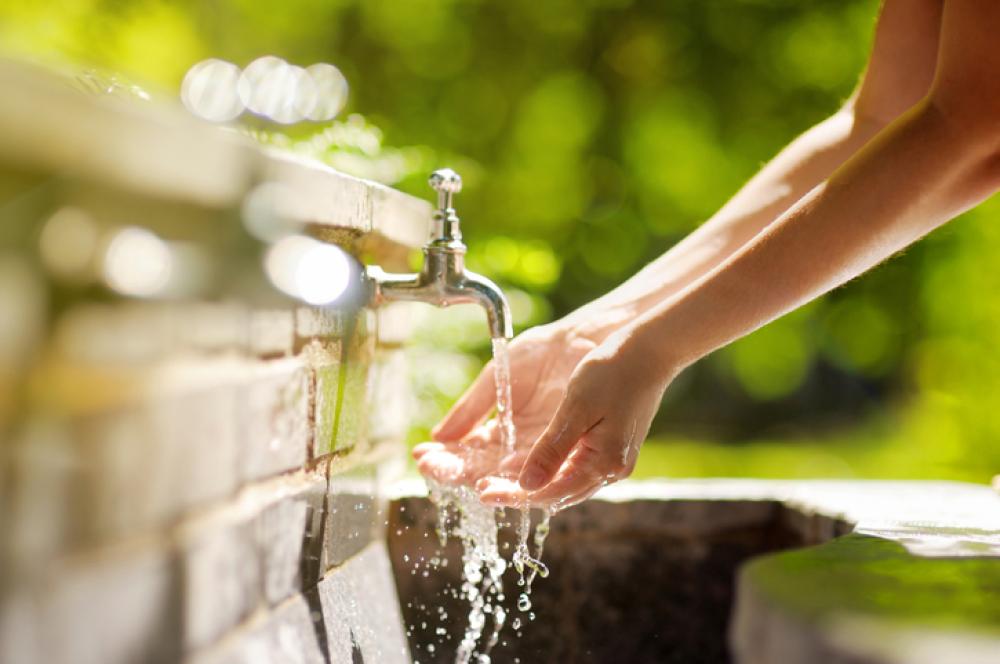 Ridurre gli sprechi d’acqua: questa è forse la risorsa più importante perché senza acqua non c’è vita. Tutti noi dovremmo dunque impegnarci a non 