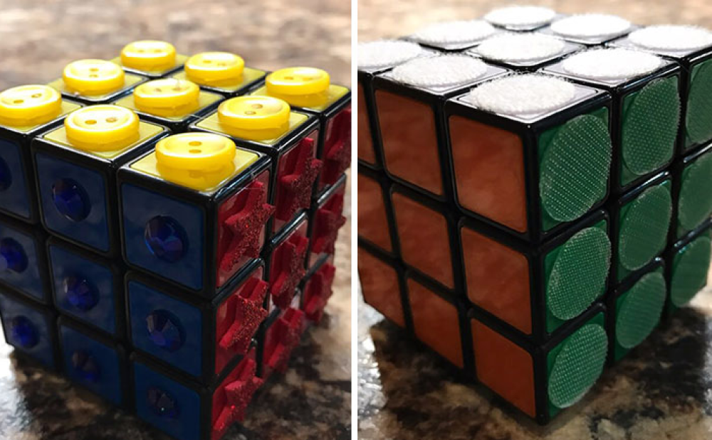 Ecco il famoso cubo di Rubik nella versione creata per le persone cieche: questa innovativa tipologia dell’amatissimo rompicapo è già un grande 