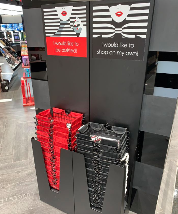 Siete stanchi di essere braccati dai commessi nei negozi di abbigliamento? Allora dovreste andare a fare shopping in questo negozio di Dubai: il 