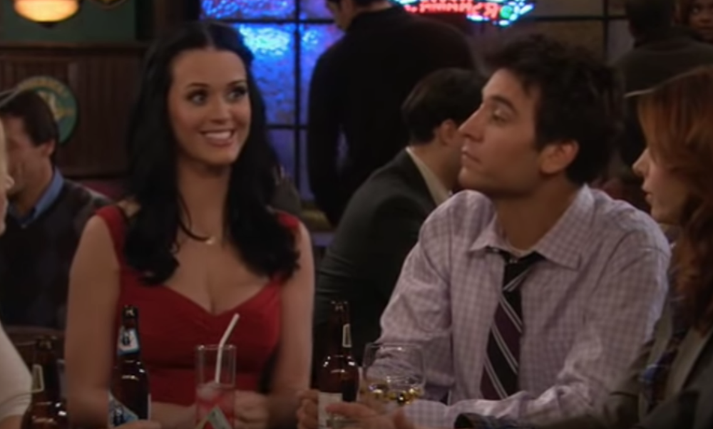Katy Perry può vantare ben due comparsate nelle serie tv: in questa foto la vediamo in “How I Met Your Mother”, 