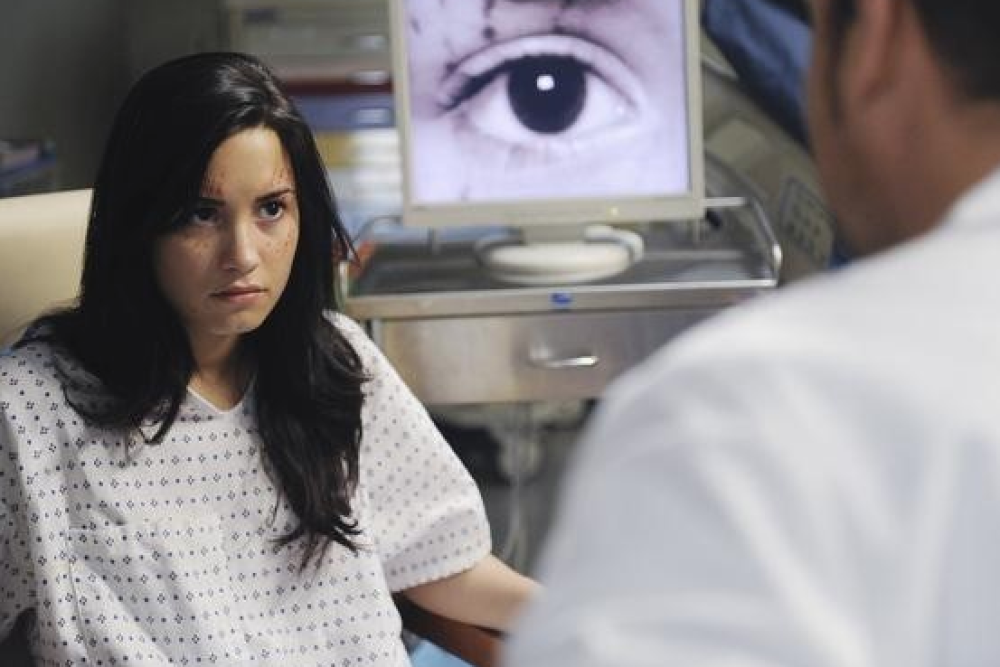 Nel 2010, infine, Demi Lovato ha interpretato un ruolo molto drammatico in un episodio della popolarissima serie tv “Grey’s Anatomy”.