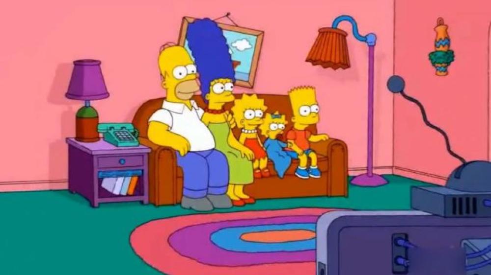 Tutta la famiglia raccolta intorno alla tv