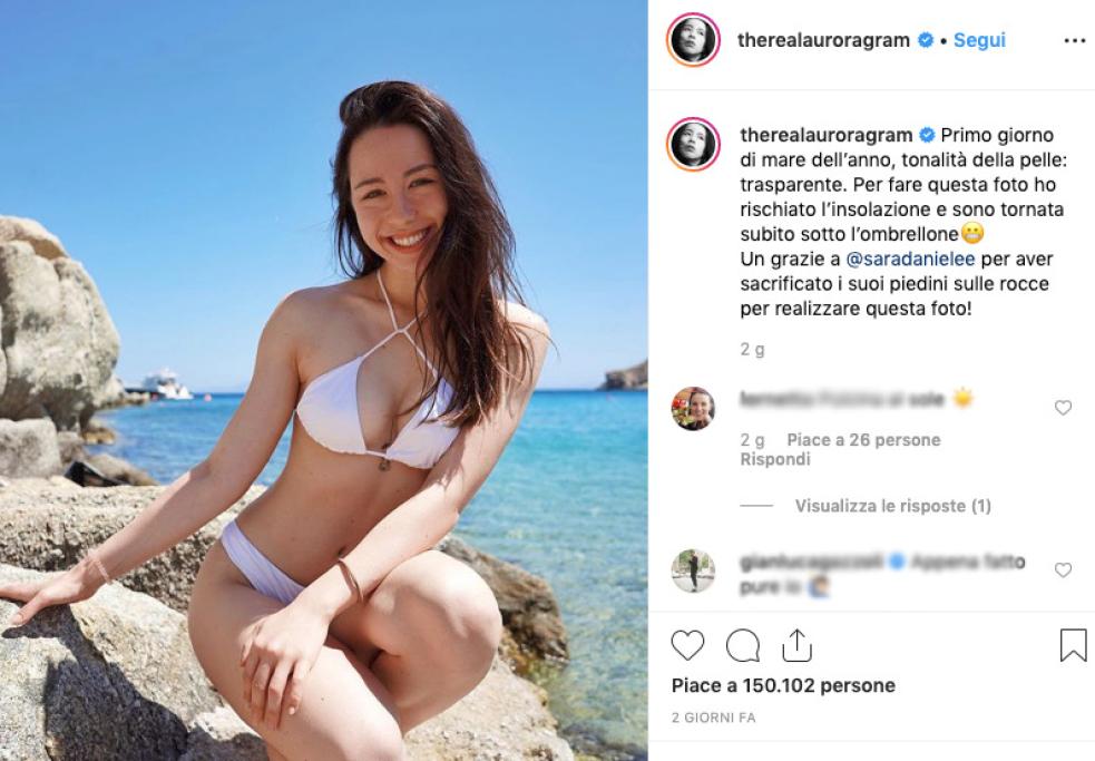 In questi giorni, la figlia di Eros e Michelle si sta godendo una vacanza a Mykonos