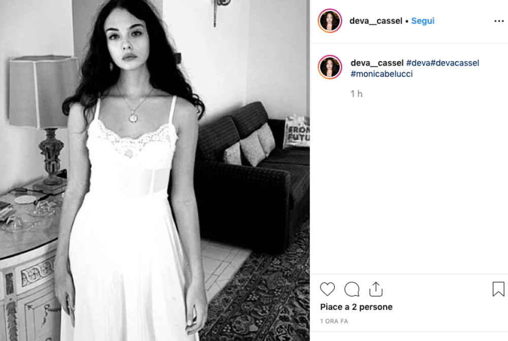 Mamma Monica e papà Vincent non le permettono di avere un  profilo pubblico su Instagram