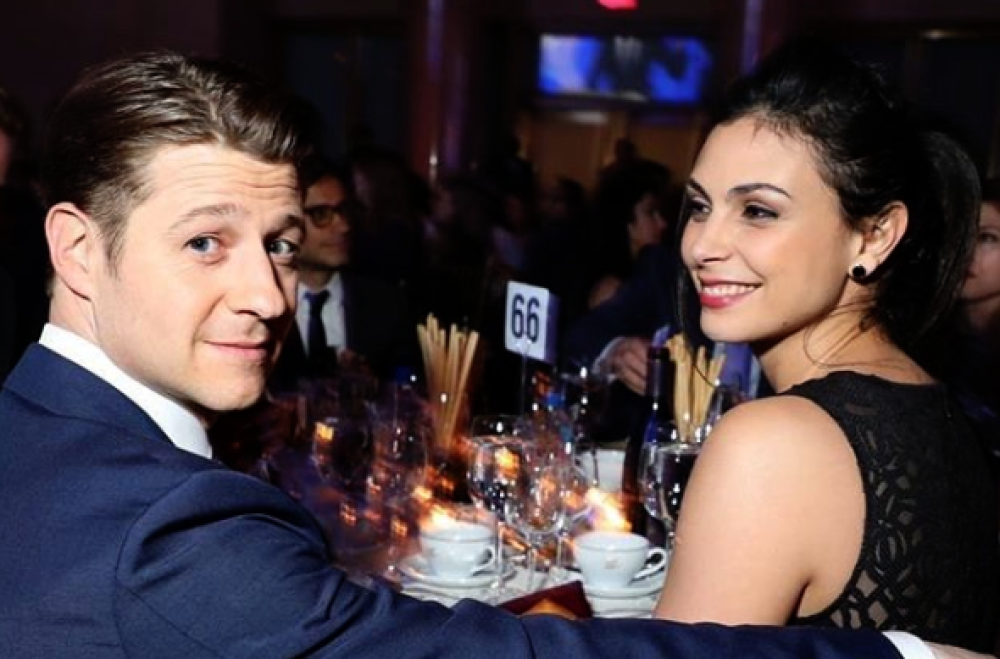 Morena Baccarin e Benjamin McKenzie si sono innamorati sul set di "Gotham"
